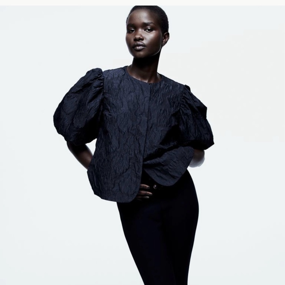 H&M Balloon-sleeved blouse NWT